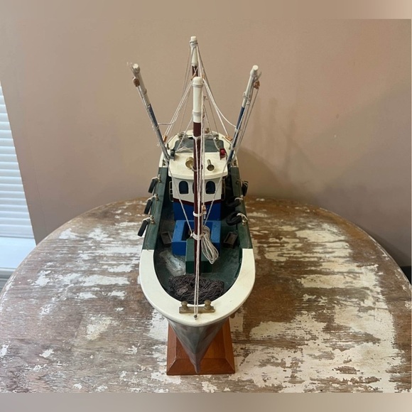 FINAL PRICE Collectible Fishing / Shrimp Boat - Picture 2 of 5